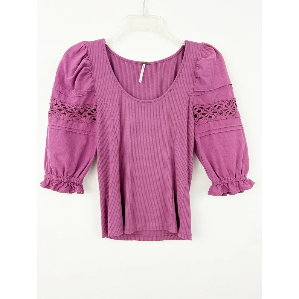 Free people Something Special Tee Size S Magenta Ribbed Puff Sleeve Crochet Lace